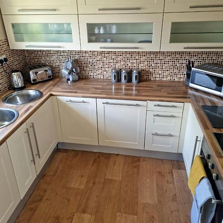 Lovely 2 Bedroom Serviced Apartment With Parking Mansfield Buitenkant foto