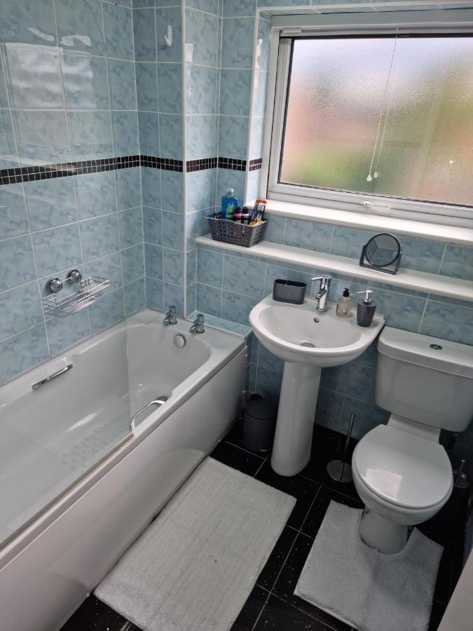 Lovely 2 Bedroom Serviced Apartment With Parking Mansfield Buitenkant foto