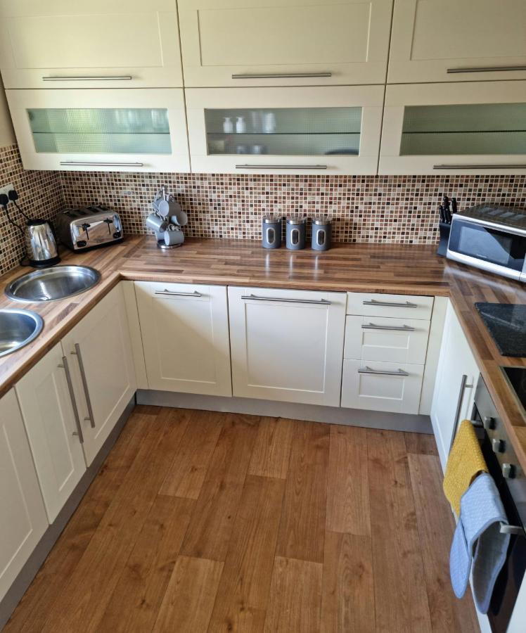 Lovely 2 Bedroom Serviced Apartment With Parking Mansfield Buitenkant foto